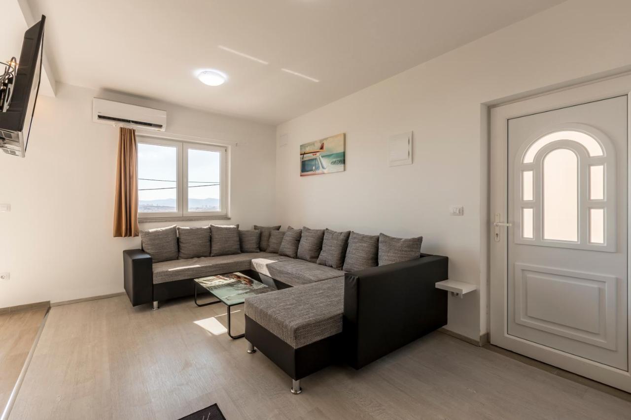 House With Private Pool Magdalena Apartment Podstrana Exterior photo